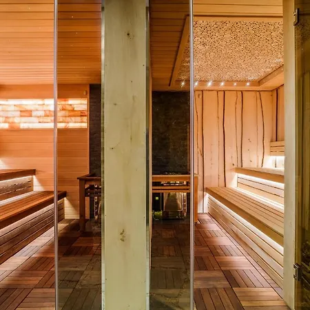 Anglický Dvůr Hotel 4*