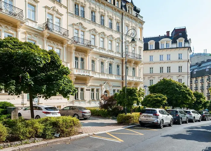 Anglicky Dvur 4* Karlovy Vary