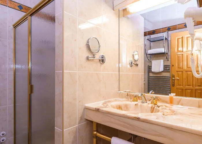 Anglicky Dvur 4* Karlovy Vary