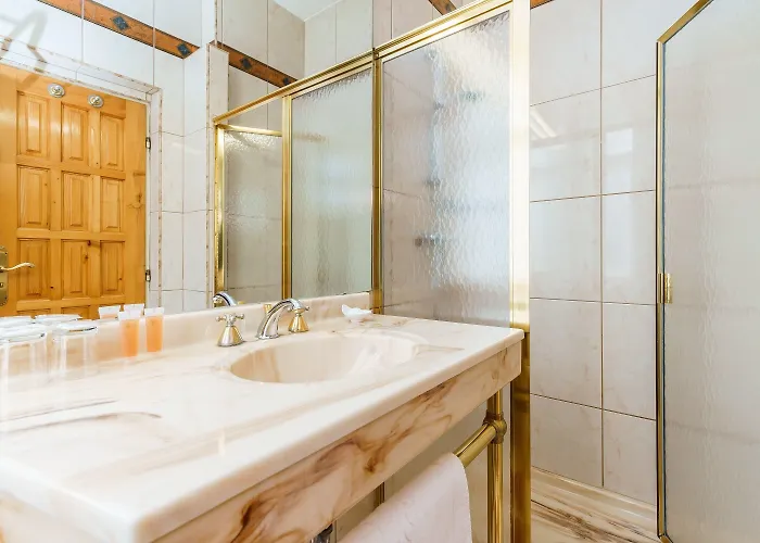 Anglicky Dvur Hotel 4*