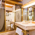 Anglicky Dvur Карловы Вары