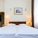 Anglicky Dvur Ξενοδοχείο 4*