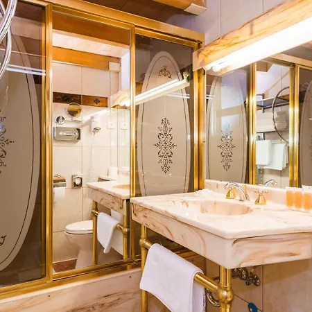 Anglicky Dvur Карловы Вары