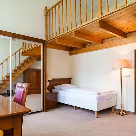 Отель Anglicky Dvur 4*