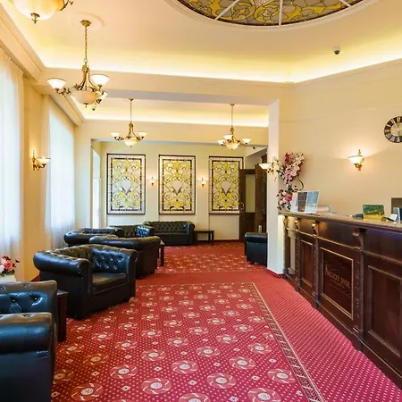 Anglicky Dvur 4* Karlovy Vary