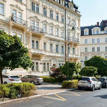Anglicky Dvur 4* Karlovy Vary