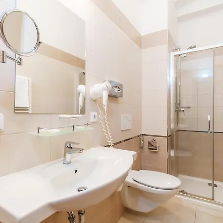 Hotel Anglicky Dvur 4*