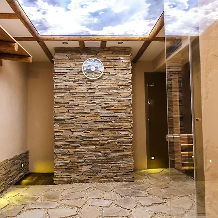 Anglicky Dvur Отель