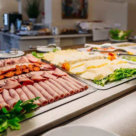 Anglicky Dvur Отель