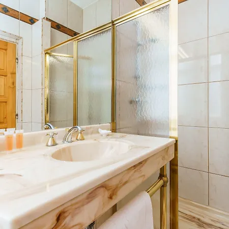 Anglicky Dvur Отель 4*