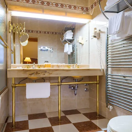 Anglicky Dvur 4* Карловы Вары