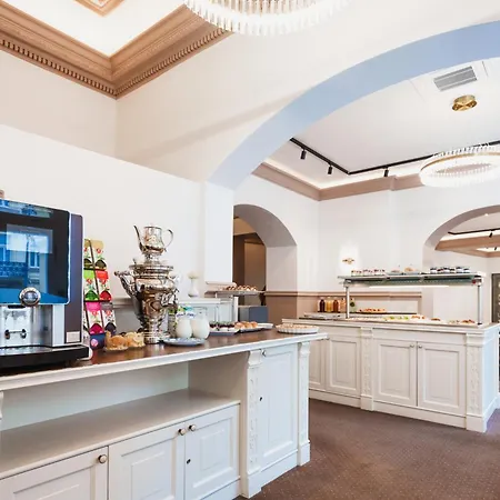 Отель Anglicky Dvur 4*