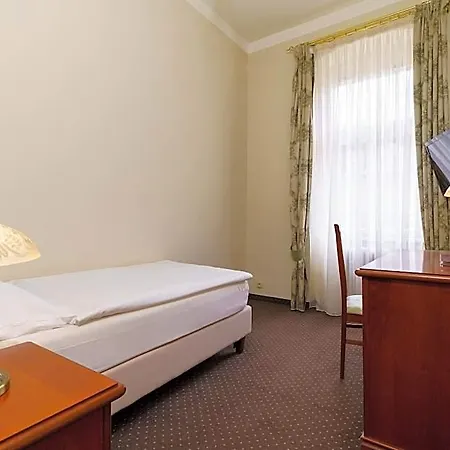 Otel Anglicky Dvur