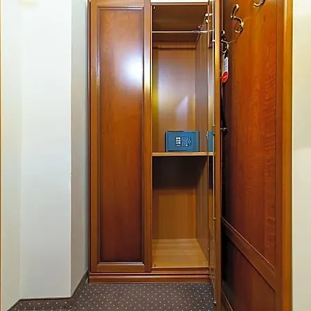 Anglicky Dvur Otel Karlovy Vary