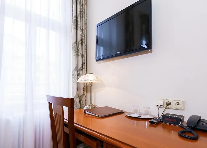 Anglicky Dvur Hotel Karlsbad
